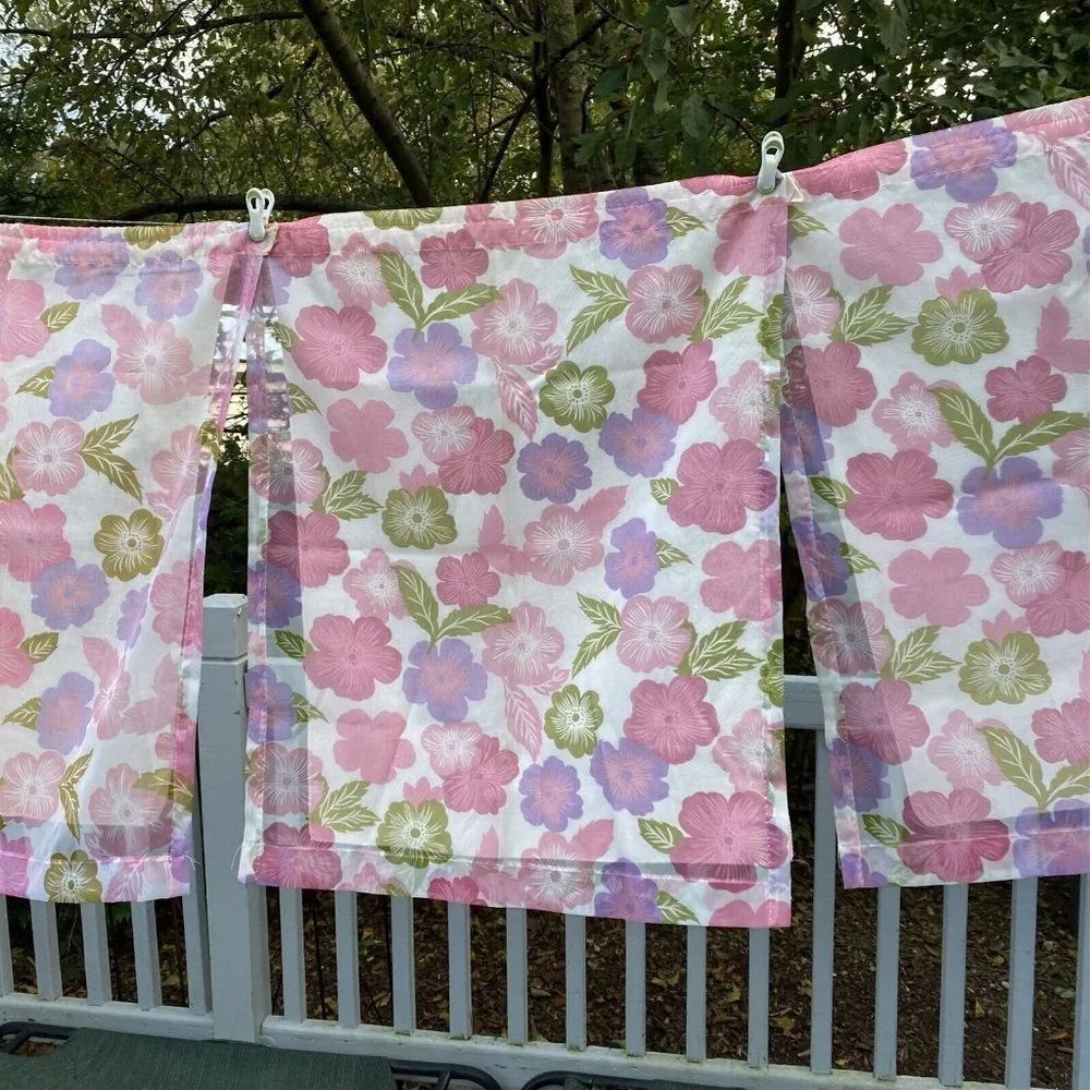 Unbranded mod floral